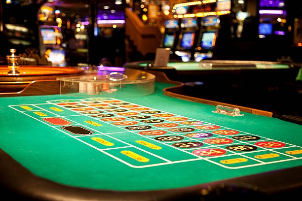 Push Gaming Aviator and Sweet Bonanza titles displayed on sbobetwap mobile game lobby with stake options and play buttons